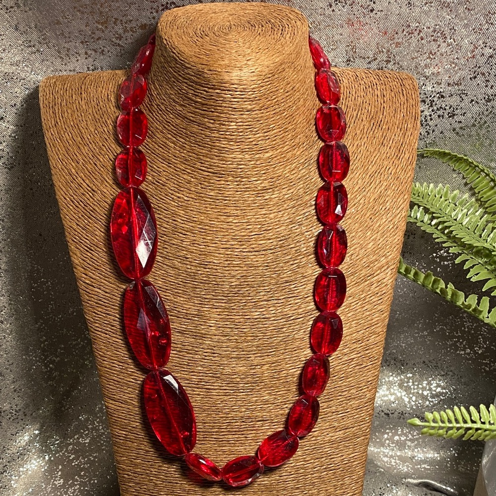 Elegant Silver Beaded Necklace